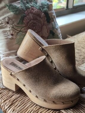 Steve Madden Tan Suede Studded Clog Mules